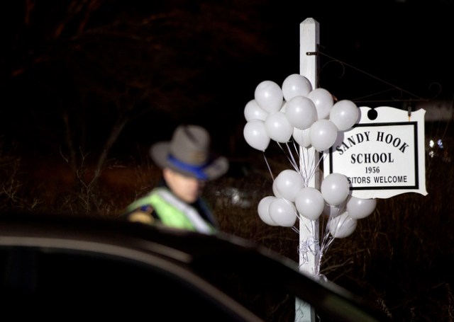SPIRITUALISM AND VIOLENCE: GRIEF AND COMPASSION AT SANDY HOOK ELEMENTARY SCHOOL.
