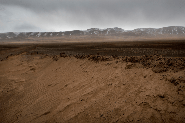 TIBET CONSCIOUSNESS - GLOBAL WARMING - CLIMATE ACTION. SOIL EROSION AGGRAVATED BY LOSS OF GRASSLAND.